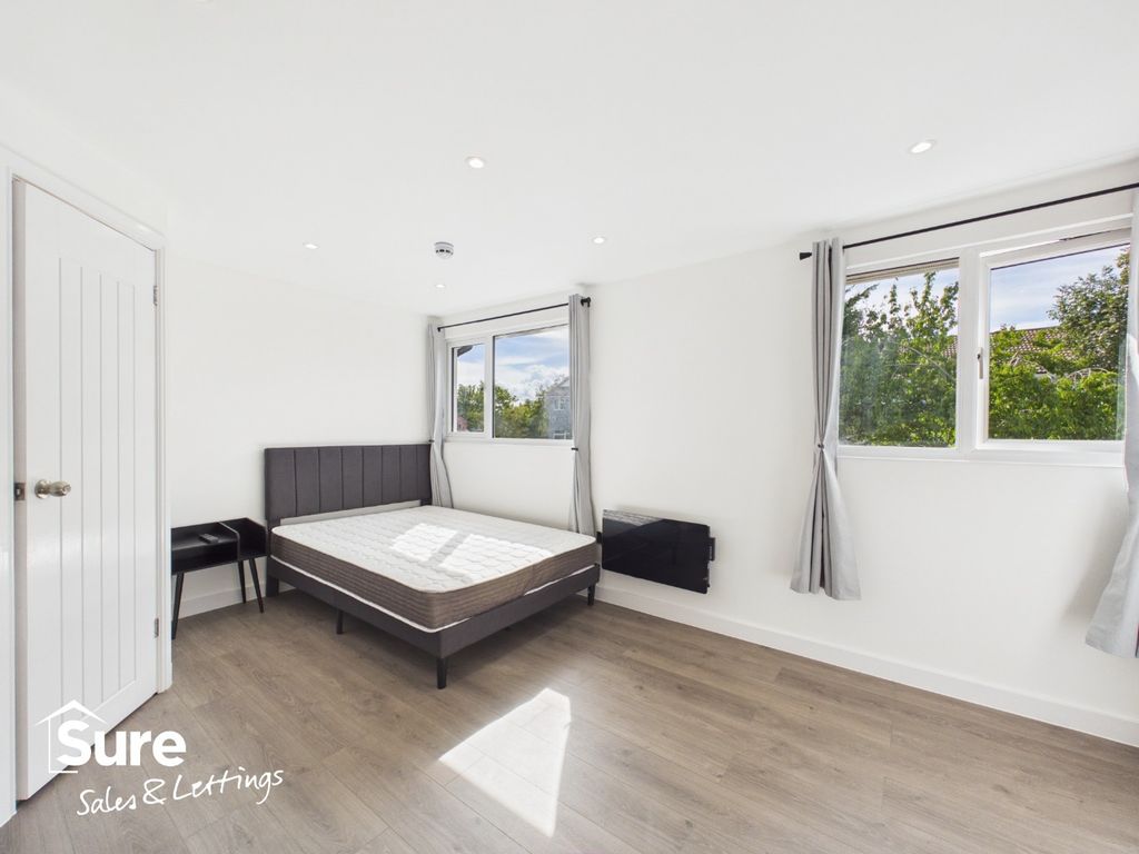 Property photo 1 of 20 5523600