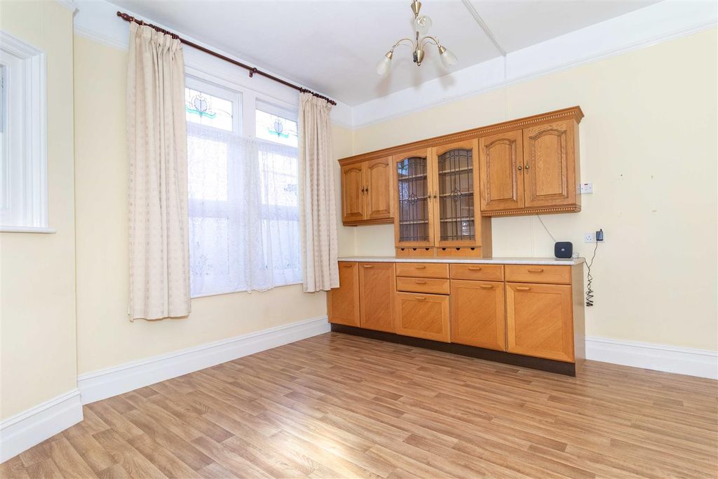 Property photo 2 of 30 Salisbury-13.Jpg