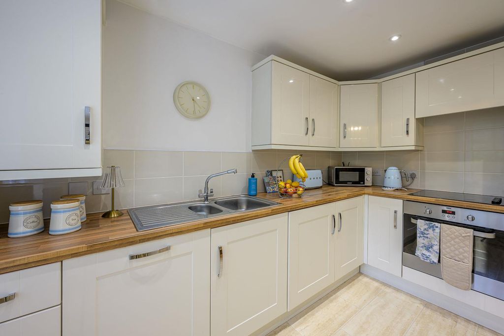 Property photo 3 of 22