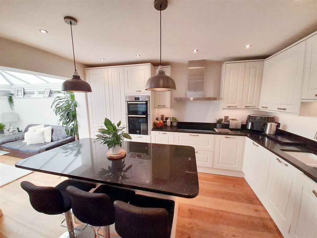 Property photo 2 of 23 Kitchen / Dining Room