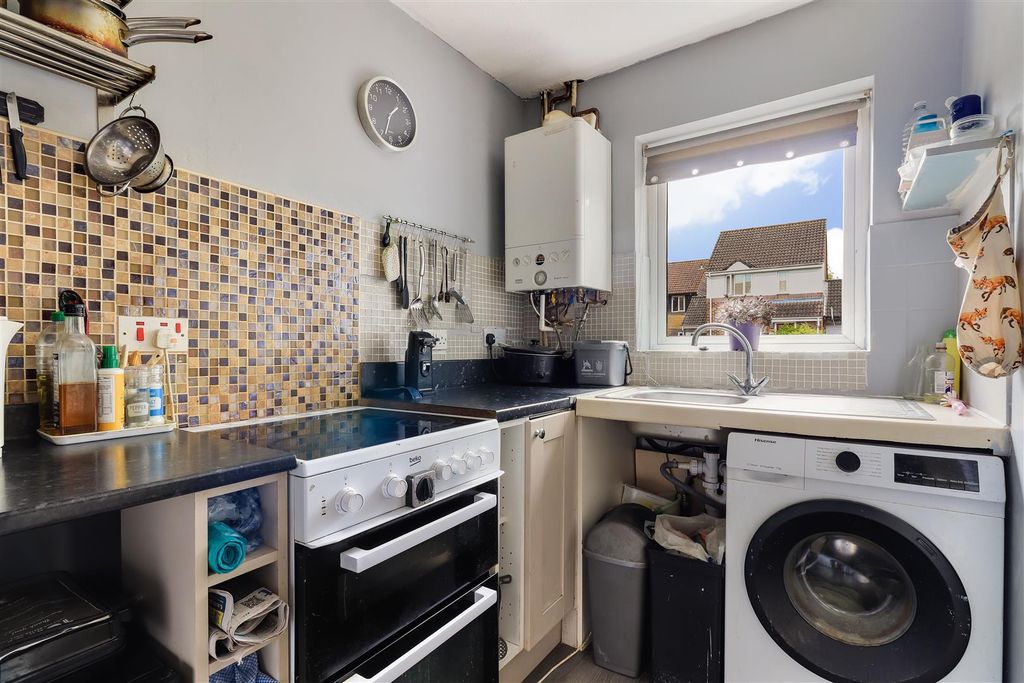 Property photo 3 of 14 Img (8).Jpg