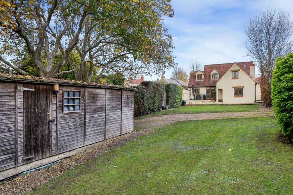 Property photo 3 of 25