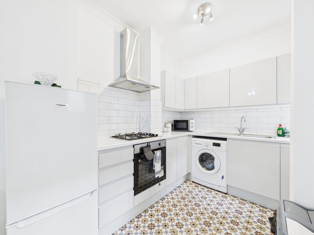 Property photo 2 of 9 Kitchen