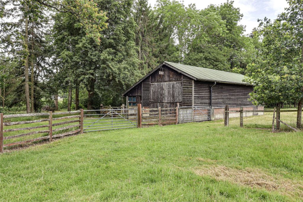 Property photo 2 of 16 Picture No. 13