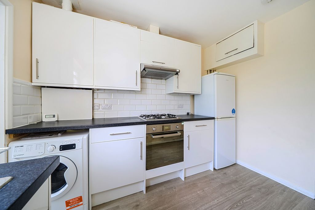Property photo 2 of 12 Kitchen