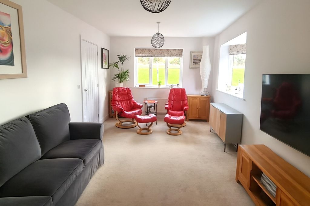 Property photo 3 of 17 Photo 15