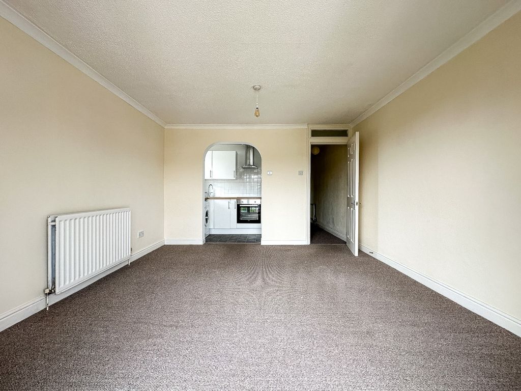 Property photo 2 of 15 4380801