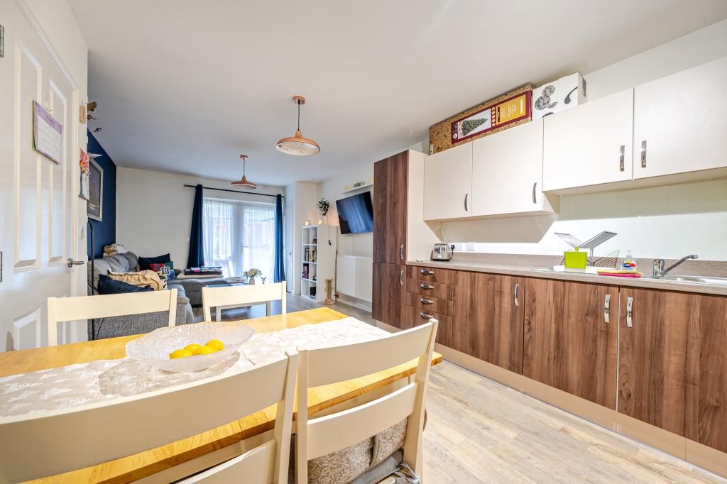 Property photo 3 of 18 Kitchen/Reception