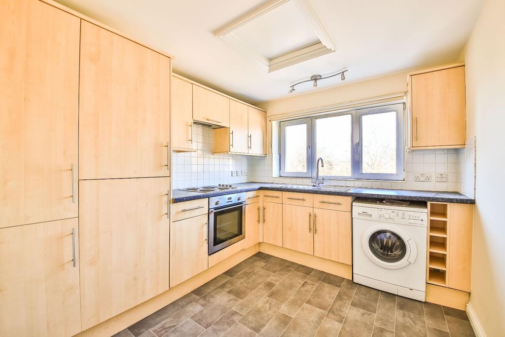 Property photo 3 of 7 Img_2962.Jpg