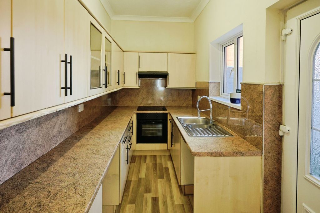 Property photo 3 of 8 Pbox-Img.Jpg