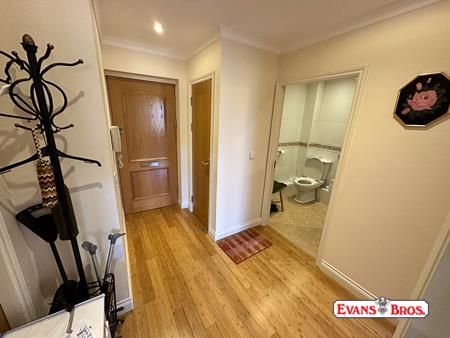 Property photo 3 of 11 Entrance Hallway