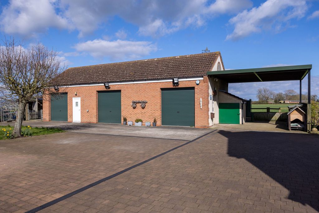 Property photo 3 of 38