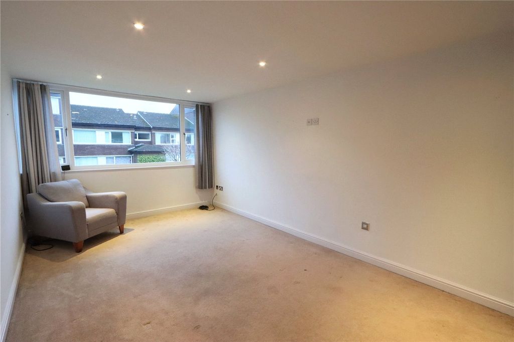 Property photo 3 of 8 Picture No. 06