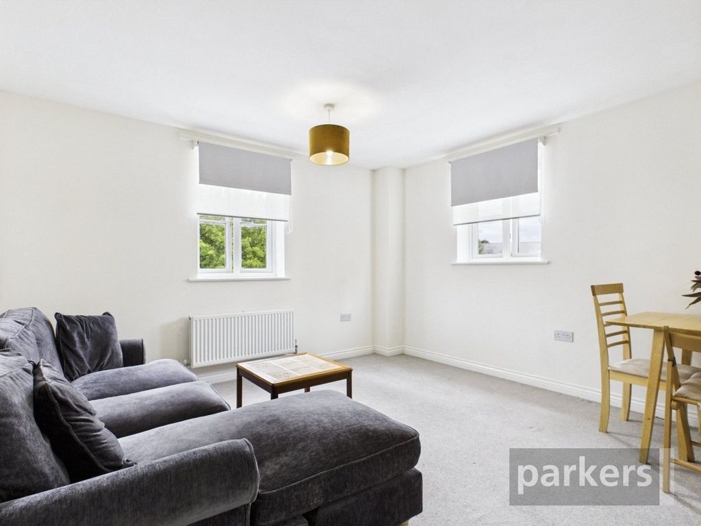 Property photo 3 of 16 Living Room