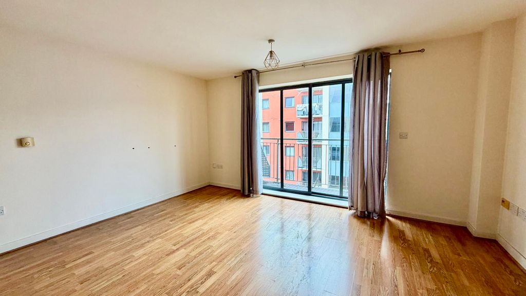 Property photo 3 of 9