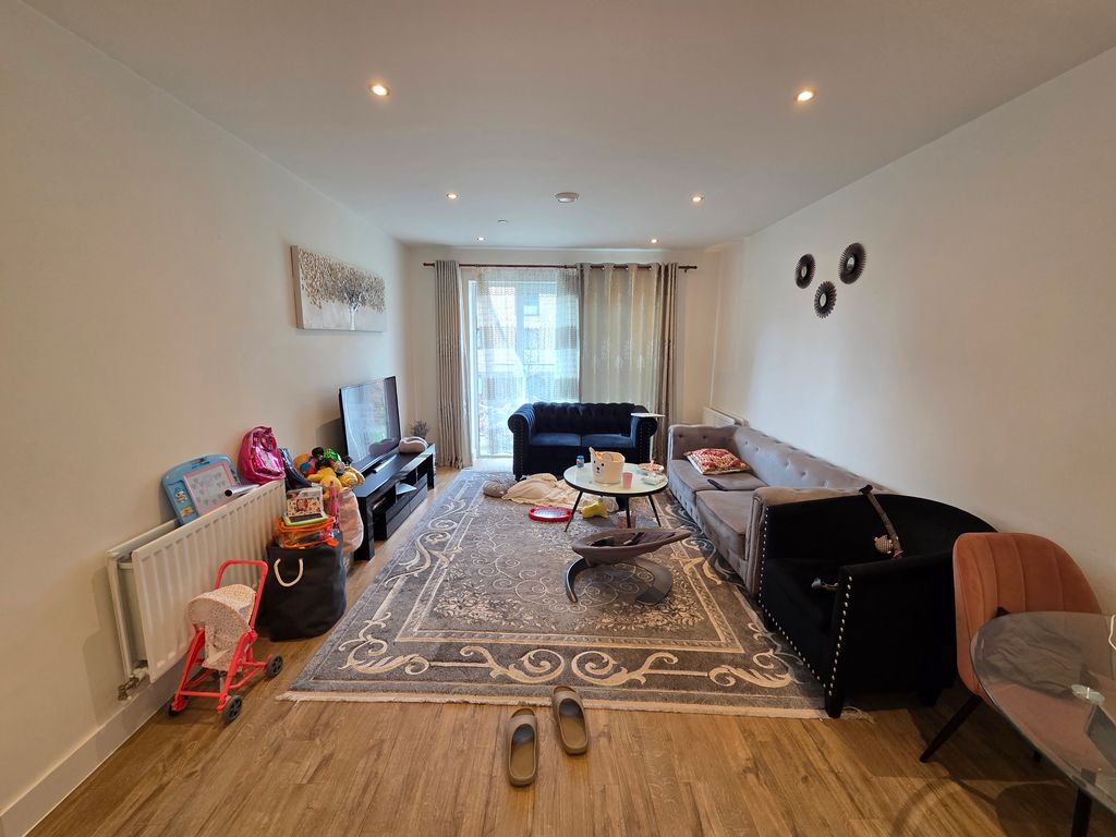 Property photo 2 of 8