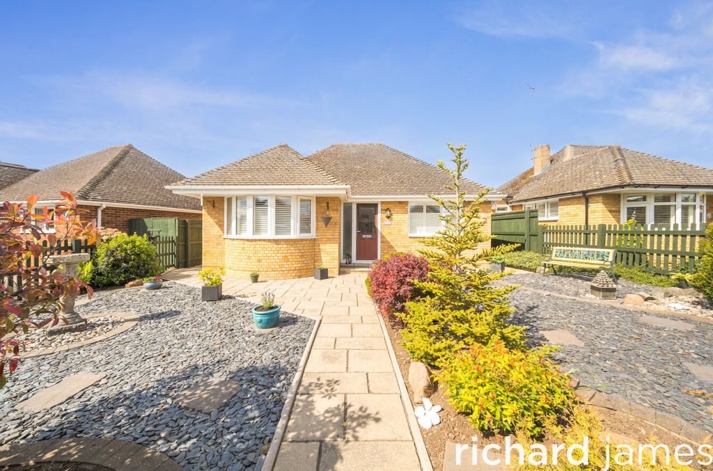 Property photo 1 of 12 7F01A6d35Dbf43399B96B28E7B0c6A88