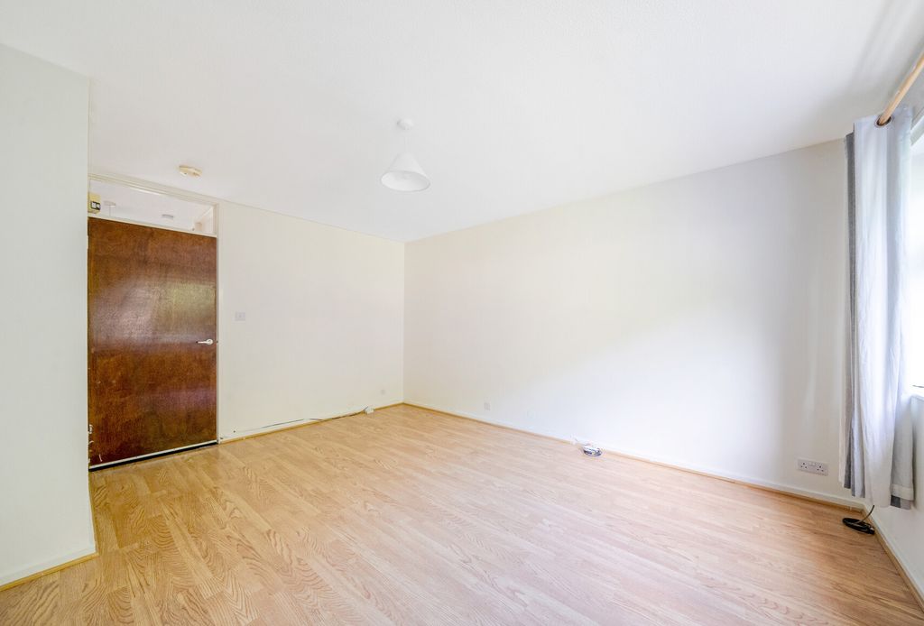 Property photo 2 of 18 1310533-17-68664F...