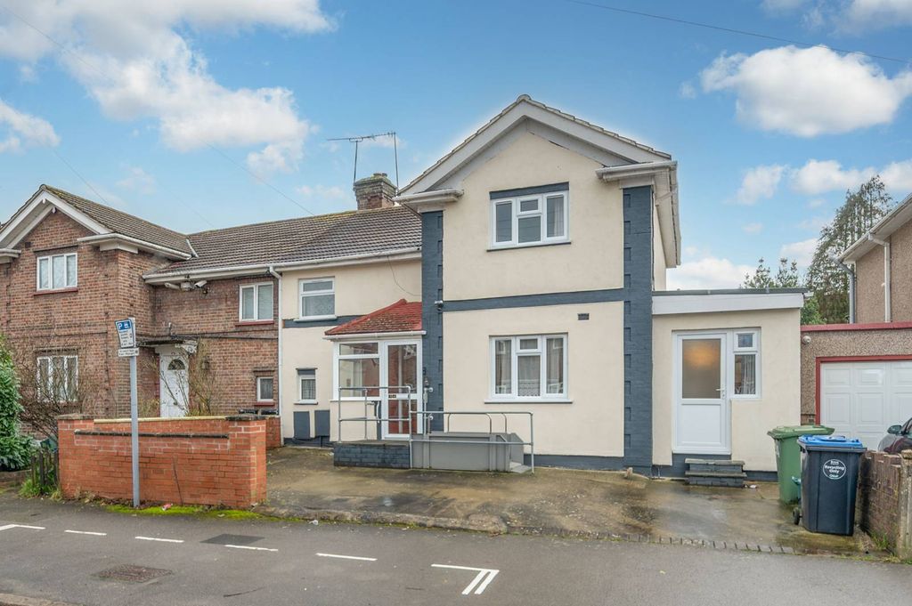 Property photo 2 of 14