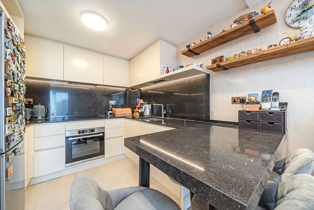 Property photo 3 of 5