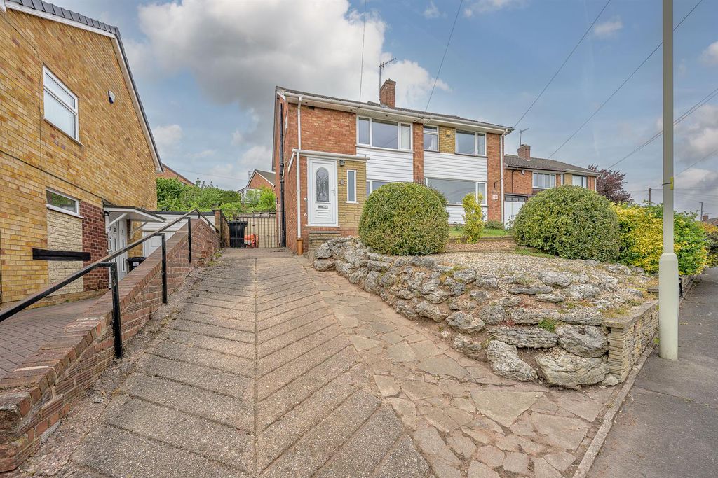 Property photo 1 of 18