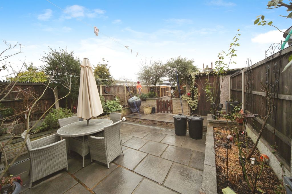 Property photo 2 of 12