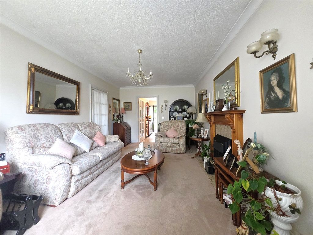 Property photo 2 of 19 Picture No. 14