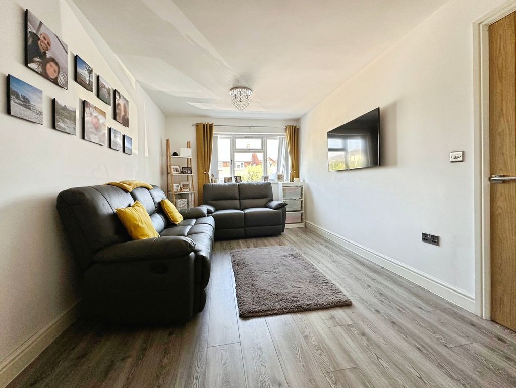 Property photo 3 of 22