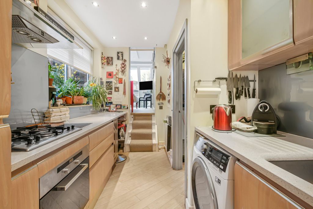 Property photo 2 of 17