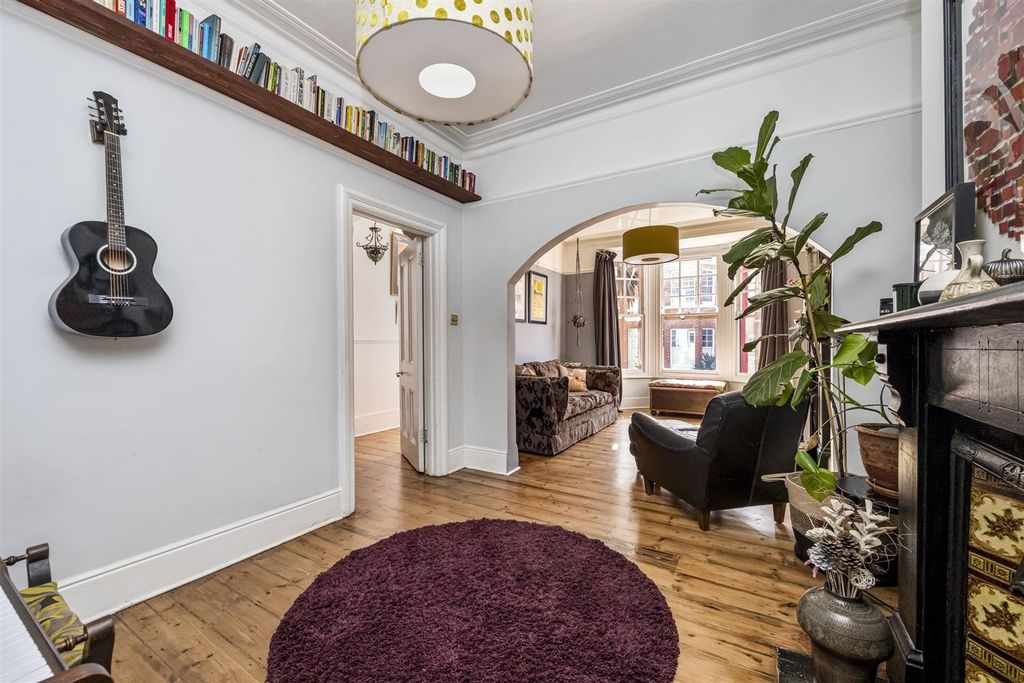 Property photo 2 of 18 Addison Road, 39-012.Jpg