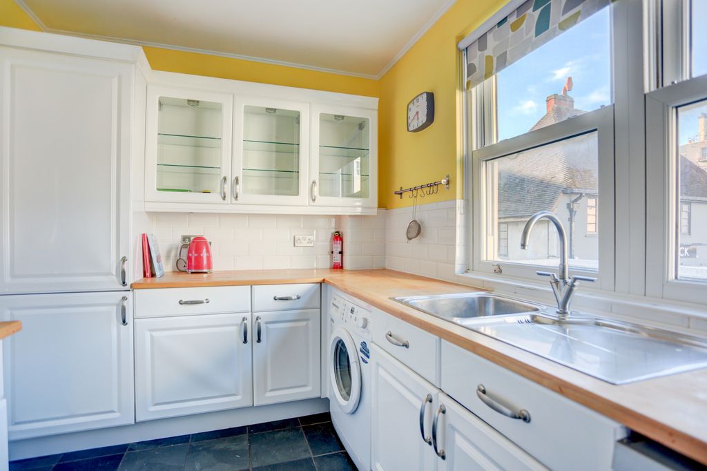 Property photo 3 of 40 Kitchen3
