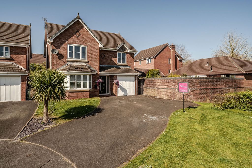 Property photo 1 of 41 Photo 2