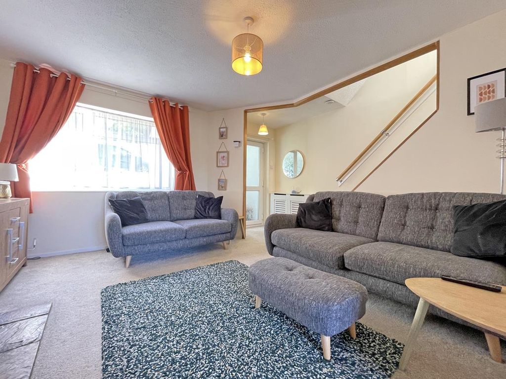 Property photo 2 of 22 Donnington Drive 20 - Living Room.Jpg