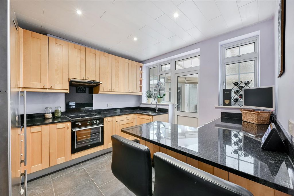 Property photo 2 of 25 Palmersfield Road, 26-14.Jpg