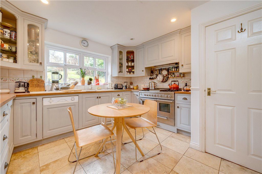 Property photo 2 of 24 Kitchen