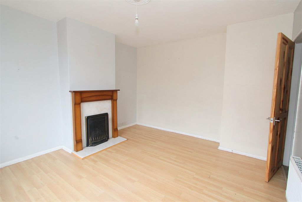 Property photo 3 of 13 Lounge Din B.Jpg