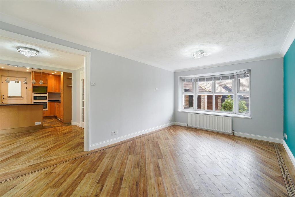 Property photo 3 of 23 Great Elshams, 40 (17).Jpg