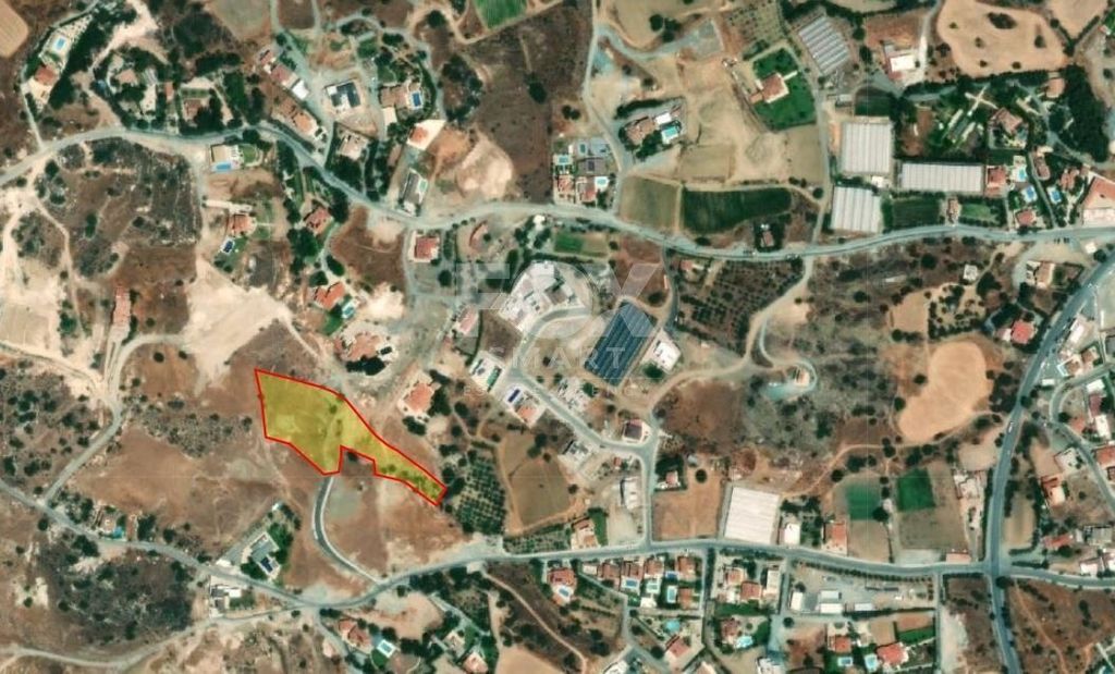 Property photo 1 of 1 Land In Parekklisia