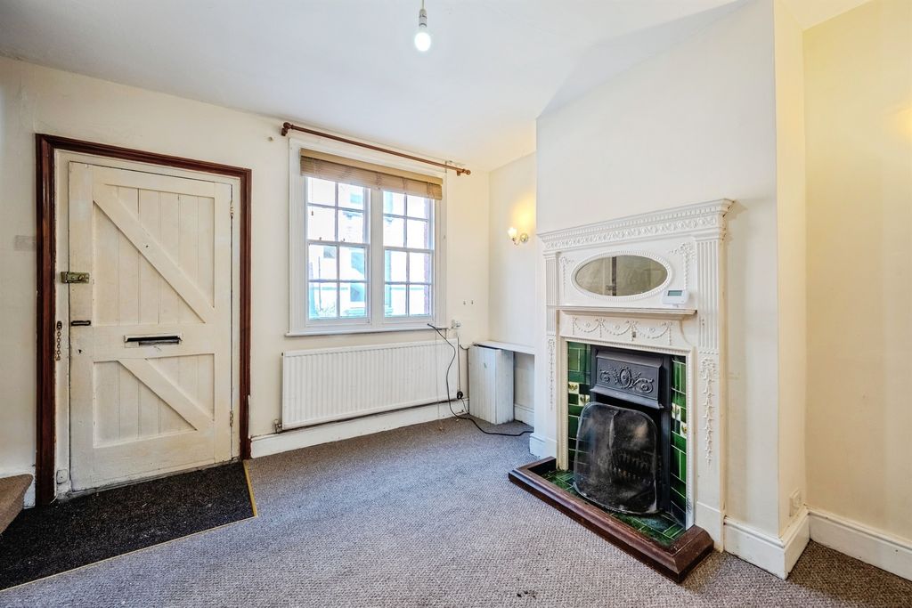 Property photo 3 of 19