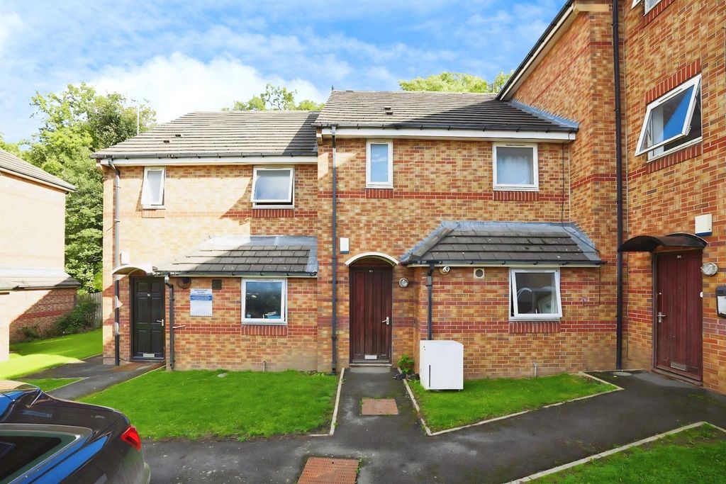 Property photo 2 of 9 Front