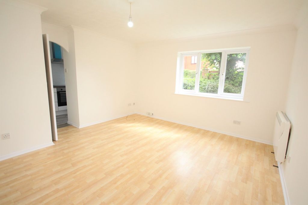 Property photo 3 of 9