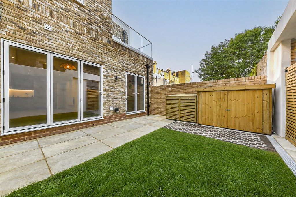 Property photo 2 of 10