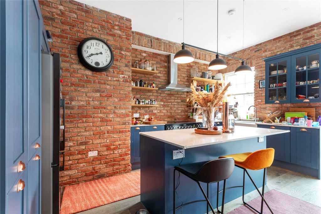 Property photo 3 of 17 Kitchen Detail