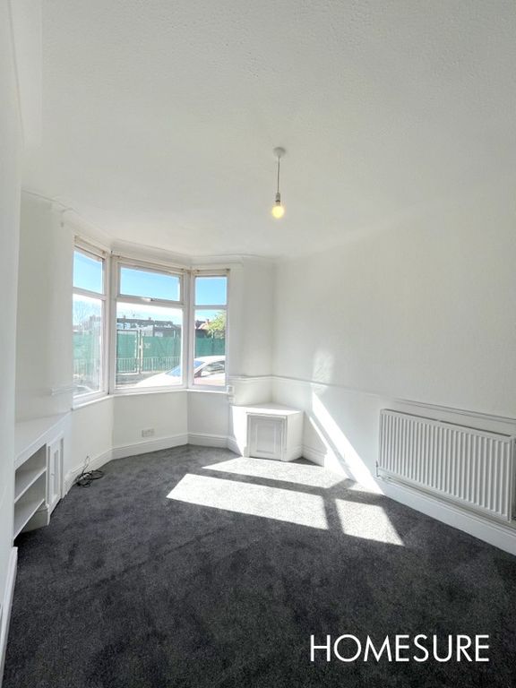 Property photo 3 of 10 Living Room