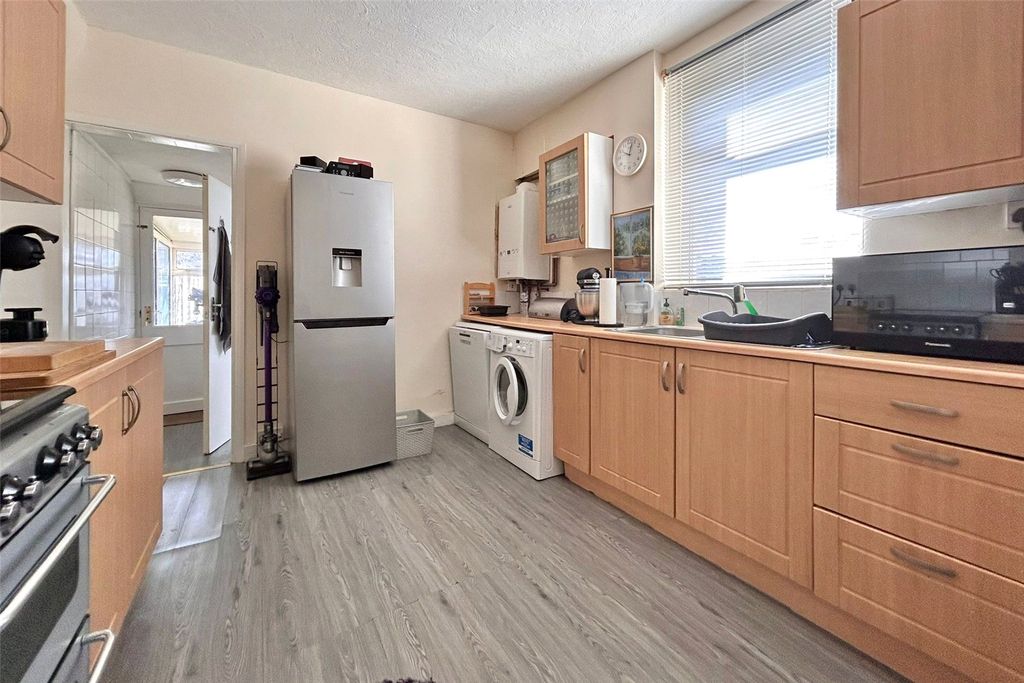 Additional image 4 of 3 bed semi-detached house for saleInstitute Road, Aldershot, Hampshire GU12