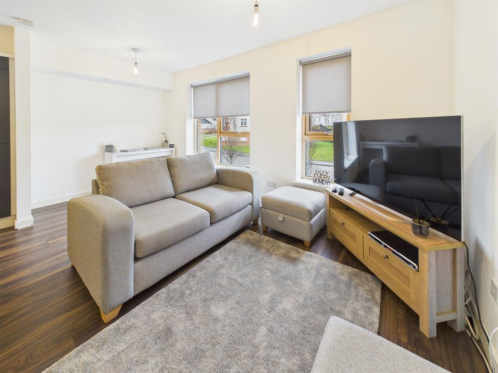 Property photo 2 of 19 Cam03782G0-Pr0264-Still029_Alt.Jpg