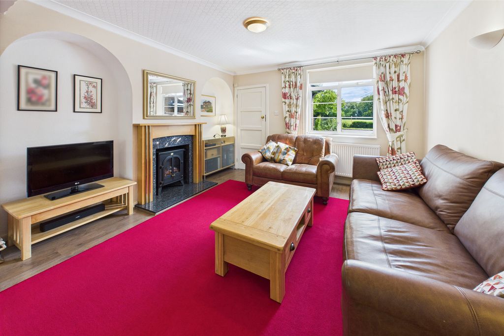 Property photo 2 of 36