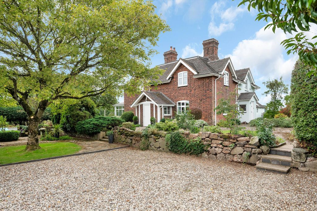 Property photo 1 of 35 Heathyards Farm