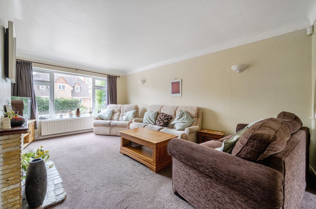 Property photo 3 of 18 1401157-1-6968Deb...