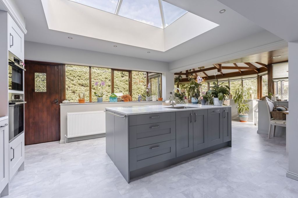 Property photo 3 of 30